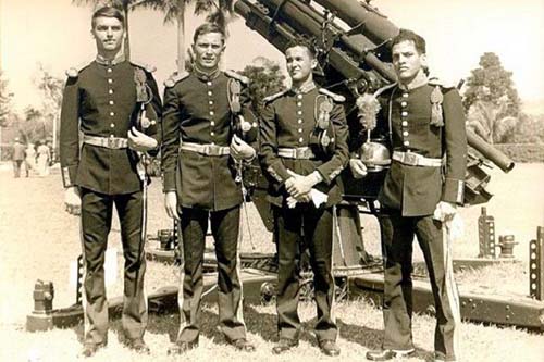 Apaixonado pelo Exército após dicas para capturar Lamarca, Bolsonaro teve preparo físico de “cavalão” e foi avaliado como ambicioso em carreira militar