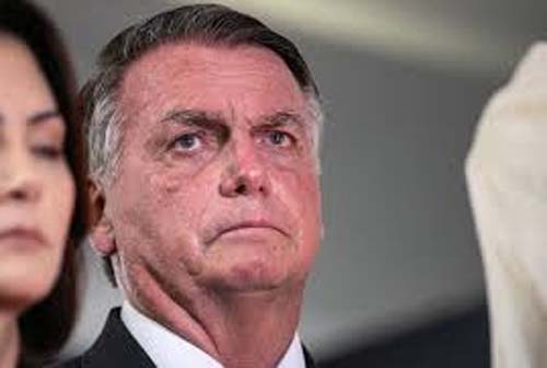 MPF arquiva investigação contra Bolsonaro por aproximação de baleia em São Paulo