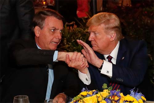 Bolsonaro parabeniza Trump por vitória nas eleições americanas: ‘Ressurgimento de um verdadeiro guerreiro’