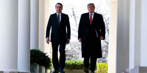 Bolsonaro é chamado de Senhor Presidente no convite para posse de Trump