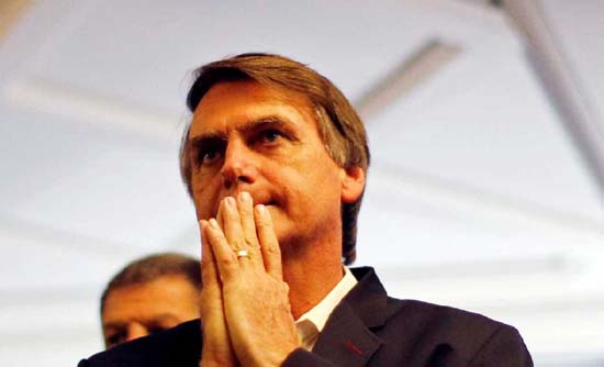 ‘Quadro é grave, mas ele está estável’, diz médico que operou Bolsonaro