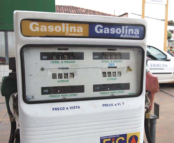 Presidente da Petrobras reafirma possibilidade de aumento na gasolina