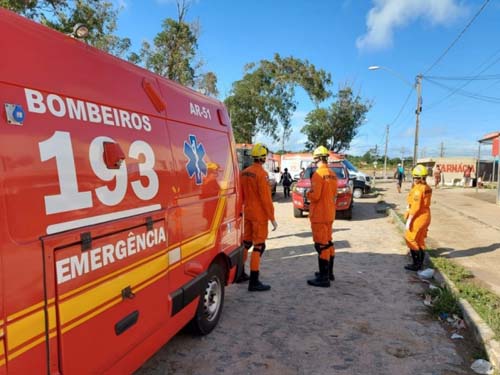 Explosão dentro de apartamento deixa idosa ferida em Maceió