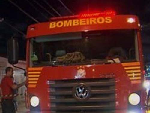 Bombeiros contém princípio de incêndio em agência da Caixa
