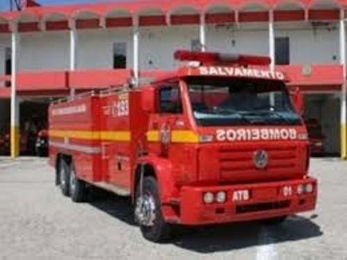Incêndio provocado por carregador de celular mobiliza bombeiros