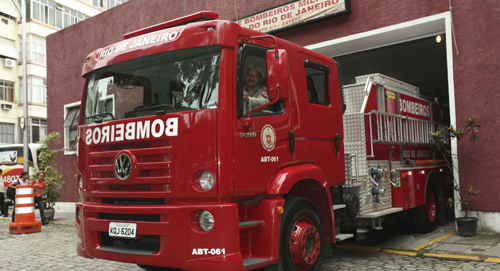 Deslizamento de terra deixa quatro mortos em SP