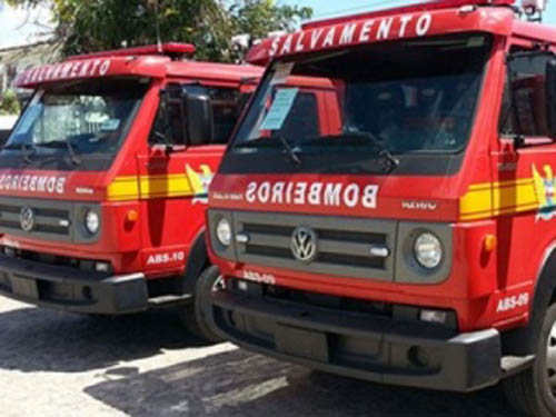 Chuvas: Queda de árvore deixa um morto e um ferido no centro de Rio Largo