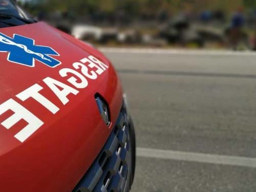Carro cai de ribanceira e capota em São José da Laje