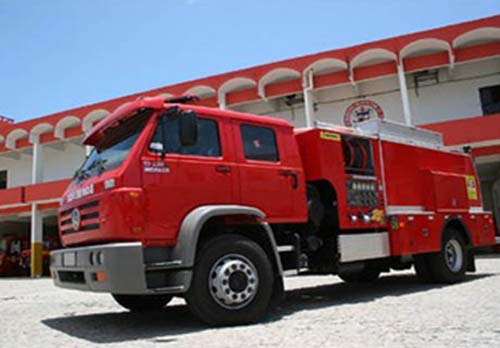 Proprietário ateia fogo na própria residência na parte alta de Maceió