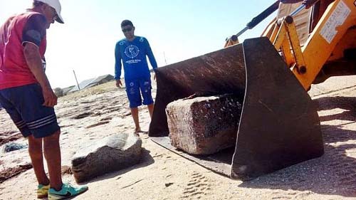 Trinta pacotes de borracha são encontrados em praias do PI