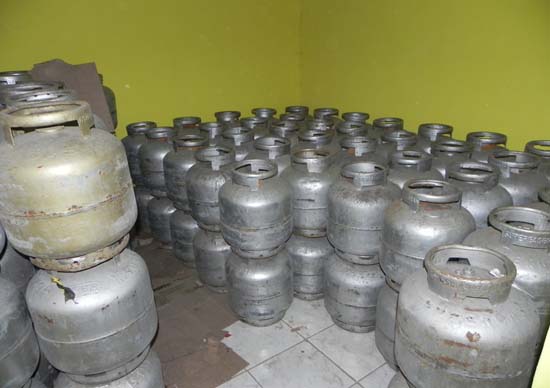 PM descobre depósito de botijões de gás vazios na periferia de União
