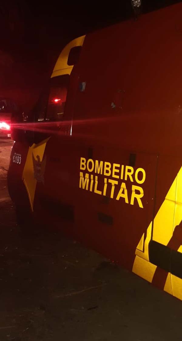 Fogo em residência é debelado por Bombeiros, no Antares
