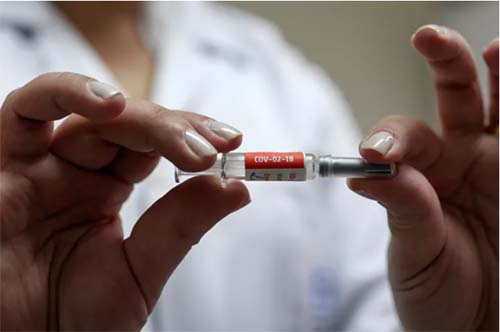 Pazuello anuncia contrato para compra de 100 milhões de doses da vacina CoronaVac