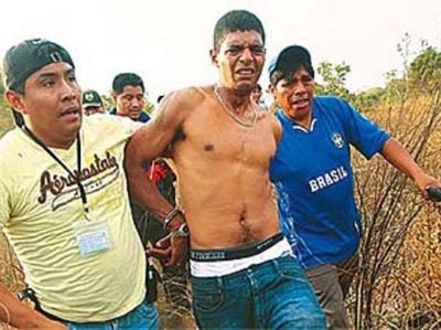 Brasileiros acusados de crime são queimados vivos na Bolívia