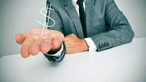 Brasileiro não sabe quanto paga de tarifas bancárias