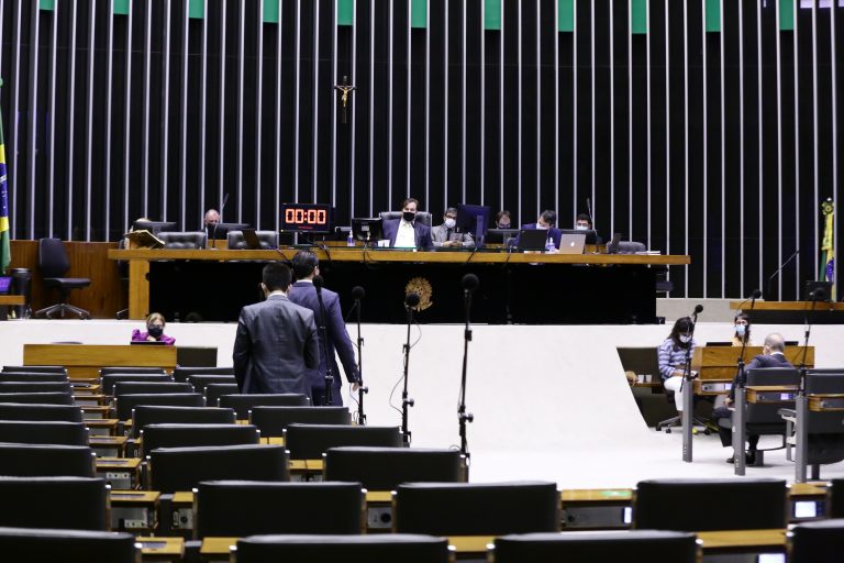 Câmara aprova projeto que prevê pagamento a agricultores por serviços ambientais  Fonte: Agência Câmara de Notícias
