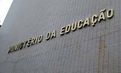 Orçamento do governo federal prevê cortes para educação básica em 2020