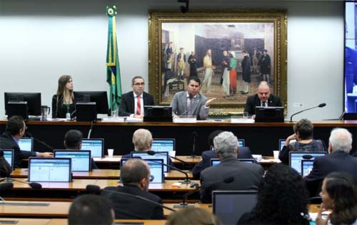 Universidades se mobilizam contra 