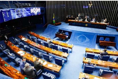 Sete senadores gastaram mais em viagens que bancada numerosa do Senado