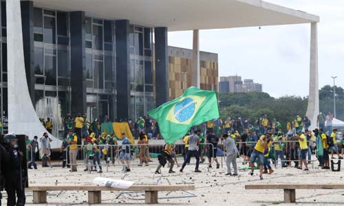 MPF é contra suspensão de posse de deputados por suposto envolvimento com atos de vandalismo no DF