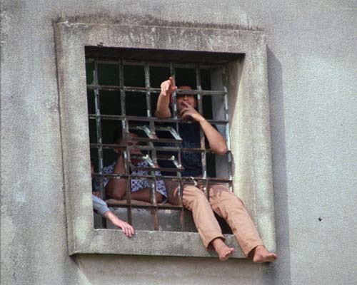 'Brasil prende muito e prende mal', diz especialista em direito penal