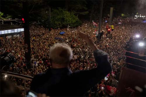 Cinco milhões de brasileiros compartilham um sobrenome com raízes dolorosas e um novo significado
