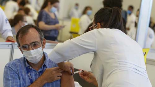 Número de vacinados no Brasil chega a mais de 3,5 milhões, aponta consórcio