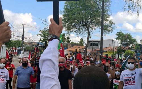 “Luto e Luta”: movimentos religiosos realizam protesto contra Braskem