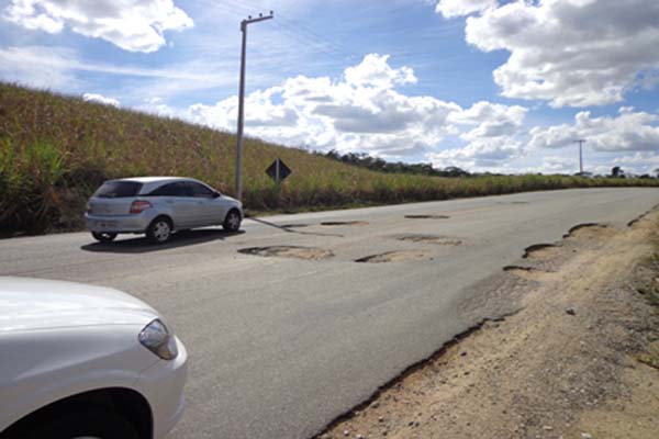 Condutores ficam expostos a perigos na BR-104