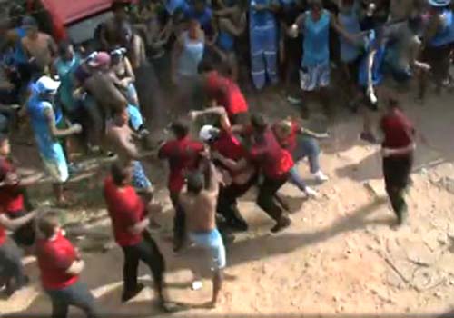 Folia do Bloco Tudo Azul é marcada por confusões 