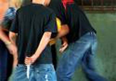 Em Limoeiro de Anadia aluno ameaça outro com faca após briga em escola