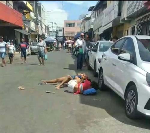 Mulheres brigam por ciúmes no centro de Palmeira dos Índios