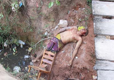 Cerca de discórdia. Homem mata vizinho e atira na família após discussão 