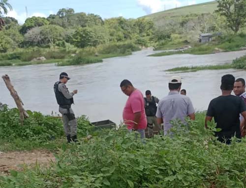 Menor envolvido em homicídios em Rio Largo é alvo de emboscada; PM faz buscas