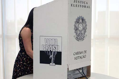 Número de eleitores com 16 e 17 desaba pela metade em quatro anos