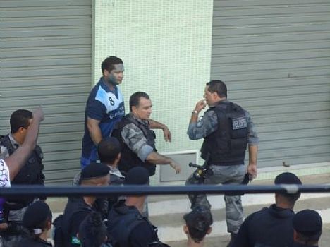 Delegado ouve vítimas e testemunhas de crime durante bloco em Murici