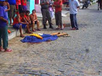 Mulher é morta a tiros no Feitosa