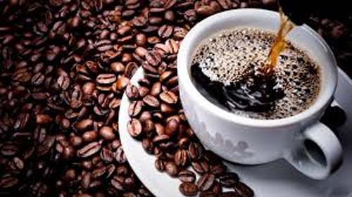 Preço do café dispara e consumo diminui em meio à alta de até 80%