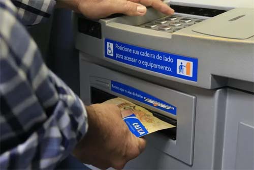 Servidores públicos estaduais receberão salário nesta quinta-feira (30)