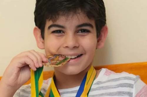 Estudante mais novo aprovado em vestibular de medicina do Brasil tem 13 anos