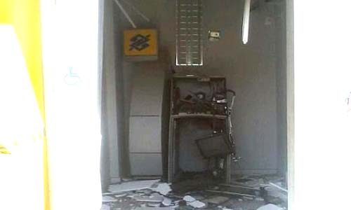 Bandidos explodem agência do Banco do Brasil em Porto Real do Colégio