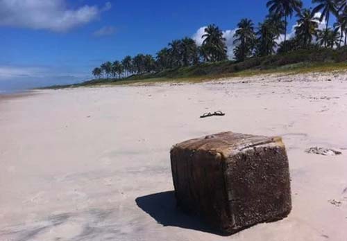 Novas caixas são encontradas em praias de Alagoas