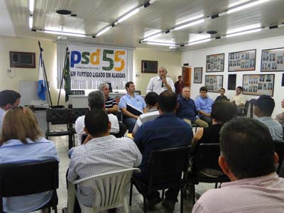 Encontro do PSD em Cajueiro reúne dirigentes de 12 municípios
