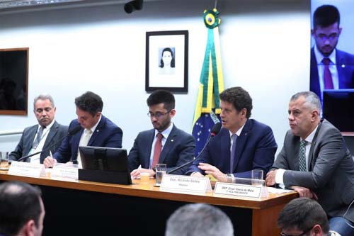 Câmara instala CPIs para investigar o MST, possível fraude na Americanas e manipulação no futebol 