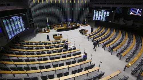 Reforma Administrativa: Fim das Férias de 60 Dias e Novas Regras para Teletrabalho