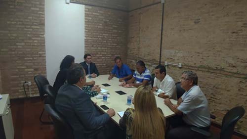 Presidente recebe taxistas e conversa sobre regulamentação de transporte por aplicativos