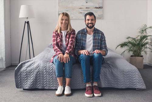 Dormir em camas separadas é melhor para sua vida sexual?