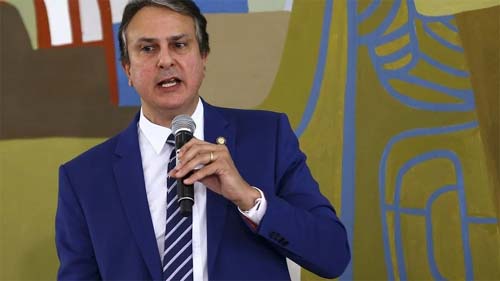 MEC estuda fim dos cursos de licenciatura 100% EaD