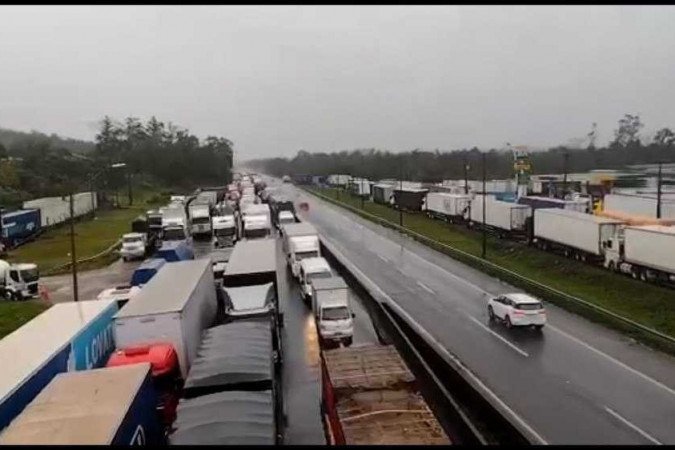 Divididos, caminhoneiros não chegam a acordo sobre greve