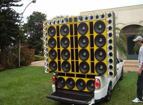 Farra noturna em chacara de figurão na Fazenda Frios em União impede repouso dos trabalhadores